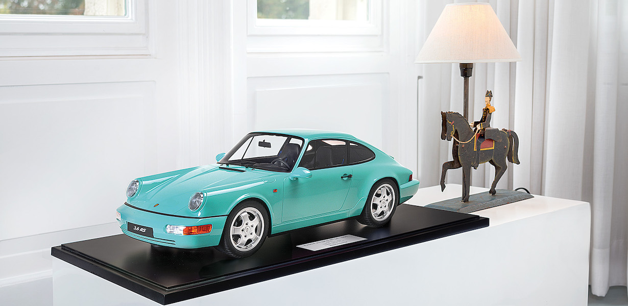 PORSCHE 911 (964) CARRERA RS – 1994 – MINTGRÜN - L.E. 64 pcs. 1:8 model