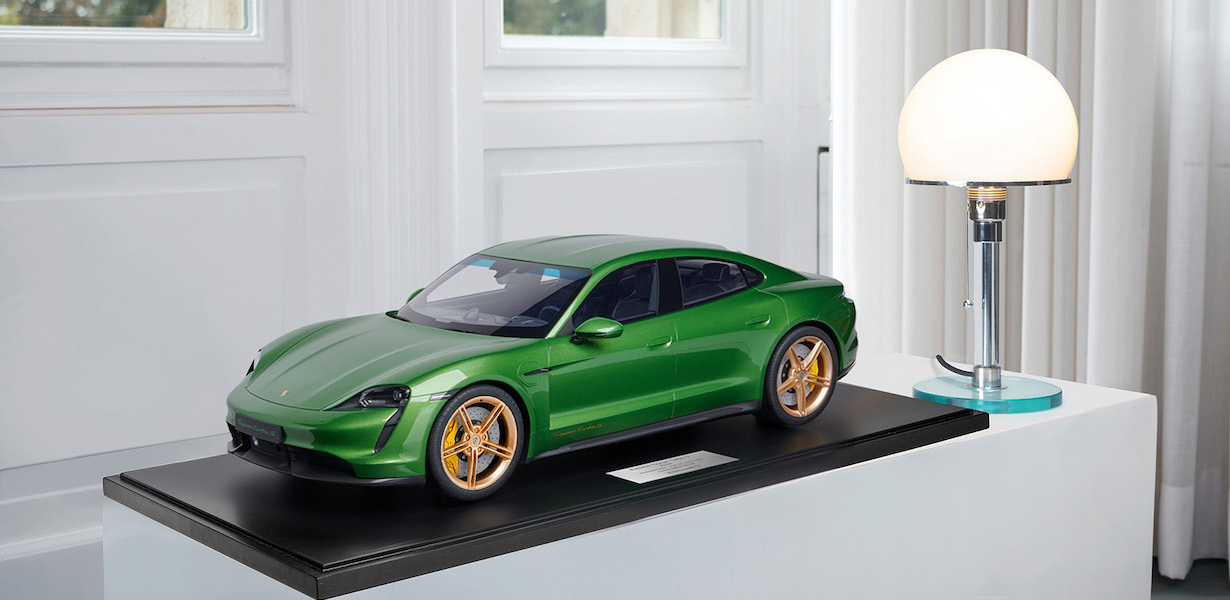 PORSCHE TAYCAN TURBO S – 2020 – MAMBAGRÜNMETALLIC - L.E. 99 pcs. 1:8 model