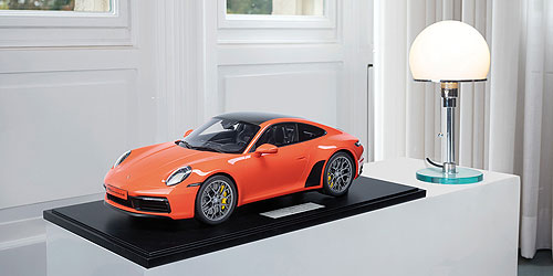 PORSCHE 911 (992) CARRERA 4S – 2020 – LAVAORANGE - L.E. 192 pcs. 1:8 model