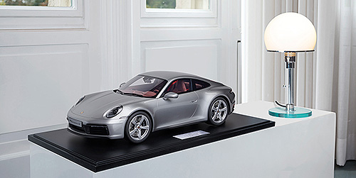 PORSCHE 911 (992) CARRERA 4S – 2020 – GT SILBERMETALLIC - L.E. 99 pcs. 1:8 model