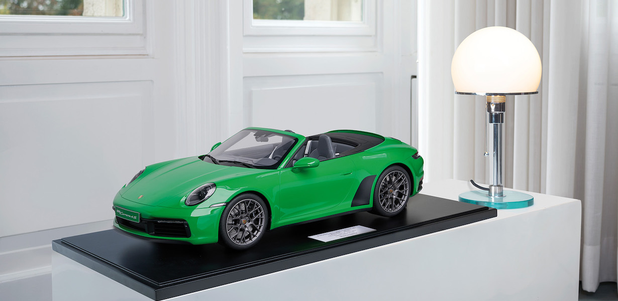 PORSCHE 911 (992) CARRERA 4S CABRIOLET – 2020 – PYTHONGRÜN - L.E. 99 pcs. 1:8 model