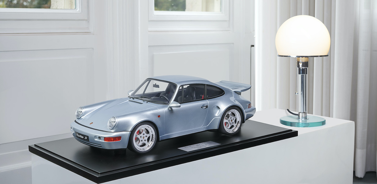 PORSCHE 911 (964) TURBO S – 1992 – POLARSILBER - L.E. 99 pcs. 1:8 model