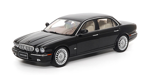 JAGUAR XJ6 (X350) – EBONY BLACK 1:18 model