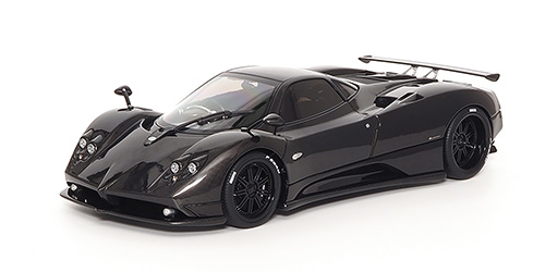 PAGANI ZONDA F – 2015 – GLOSS CARBON BLACK – (850402001) 1:18 model
