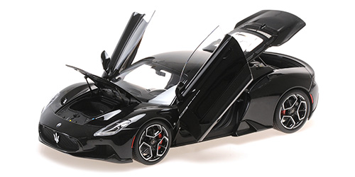 MASERATI MC20 2023 – BLACK ENIGMA (HE180051B) 1:18 model