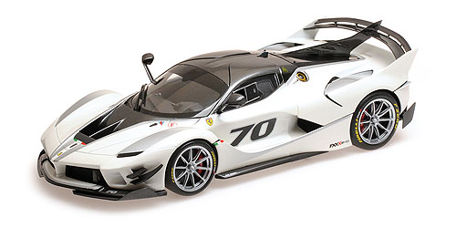 FERRARI FXX-K EVO BIANCO MET. PRESENTAZIONE # 70 1:18 model