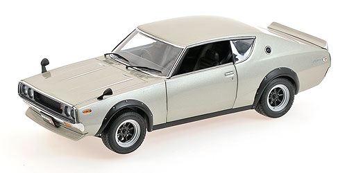 NISSAN SKYLINE 2000 GT-R KPGC110 – STREET SPORTS – SILVER 1:18 model