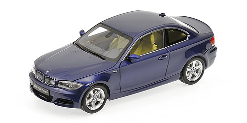 BMW 1 SERIES COUPE (E82) BLUE 1:18 model