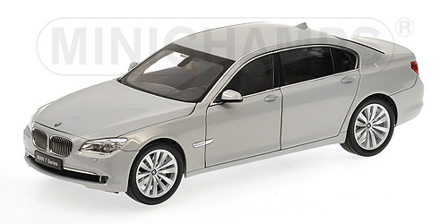 BMW 7 SERIES LONG (F02) MOON STONE 1:18 model