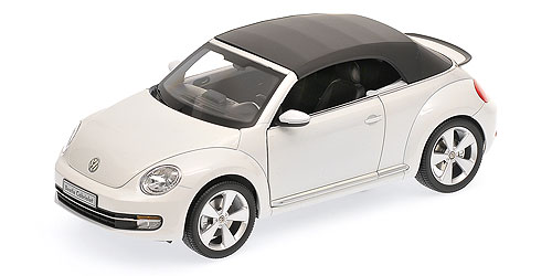 VOLKSWAGEN THE BEETLE CONVERTIBLE – 2013 – ORYX WHITE PEARL EFFECT (08812PW) 1:18 model
