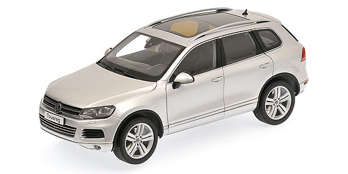 VOLKSWAGEN TOUAREG V6 FSI – COOL SILVER METALLIC 1:18 model