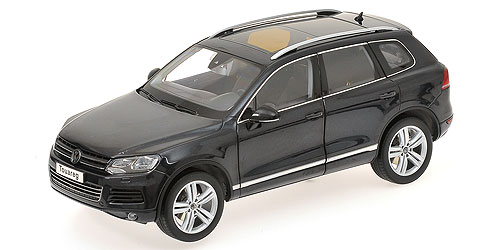 VOLKSWAGEN TOUAREG V6 FSI – DEEP BLACK PEARL EFFECT (08821DBK) 1:18 model