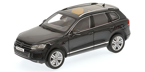 VOLKSWAGEN TOUAREG V6 TSI – DEEP BLACK PEARL EFFECT 1:18 model