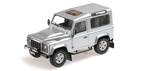 LAND ROVER DEFENDER 90 – INDUS SILVER (08901IS) 1:18 model